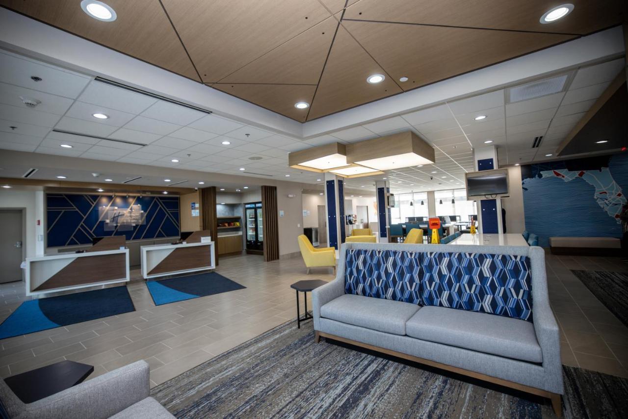 Holiday Inn Express & Suites Tampa Stadium - Airport Area By Ihg Bagian luar foto