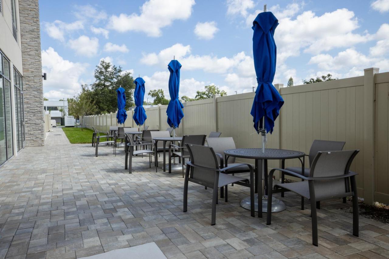 Holiday Inn Express & Suites Tampa Stadium - Airport Area By Ihg Bagian luar foto