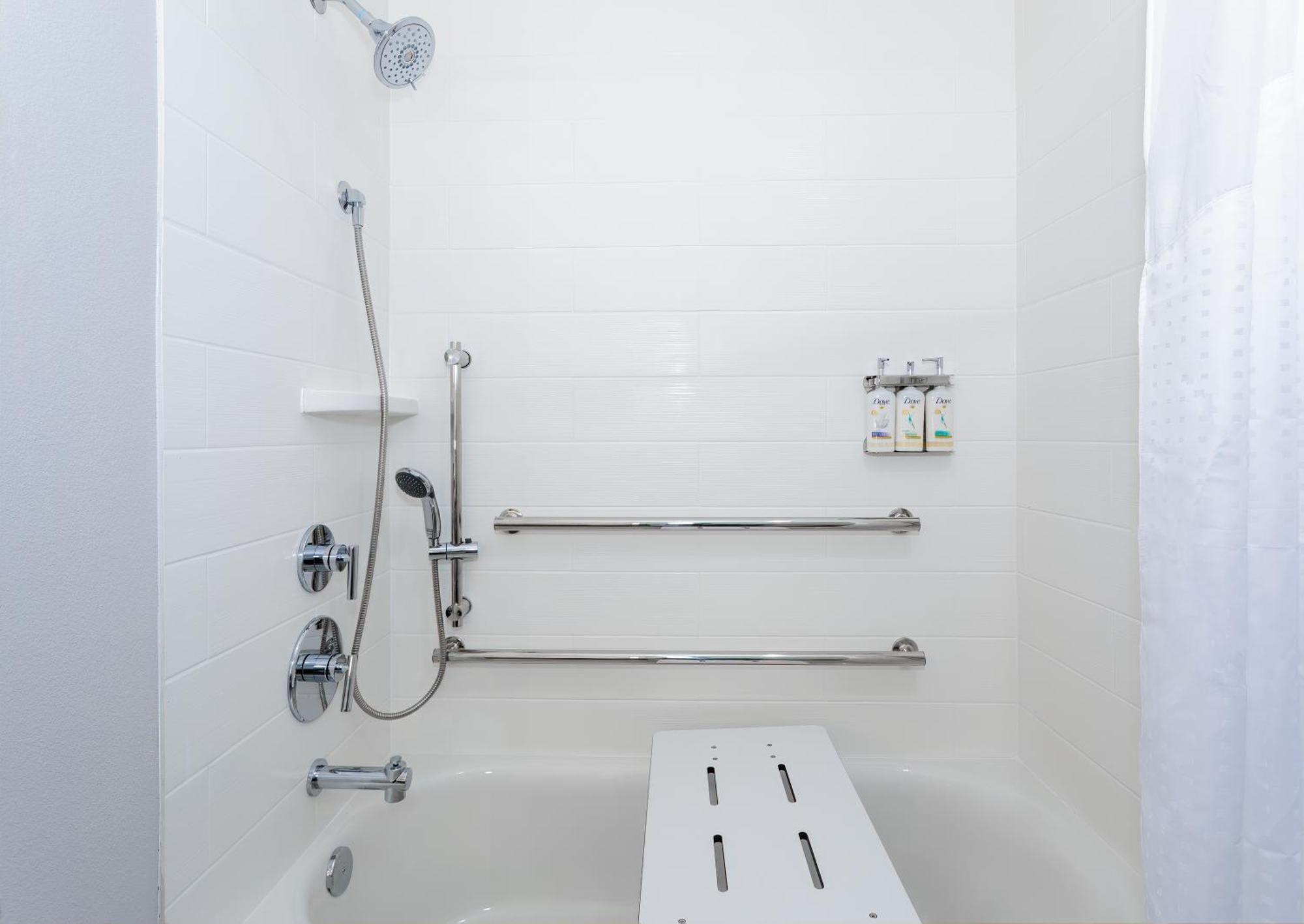 Holiday Inn Express & Suites Tampa Stadium - Airport Area By Ihg Bagian luar foto