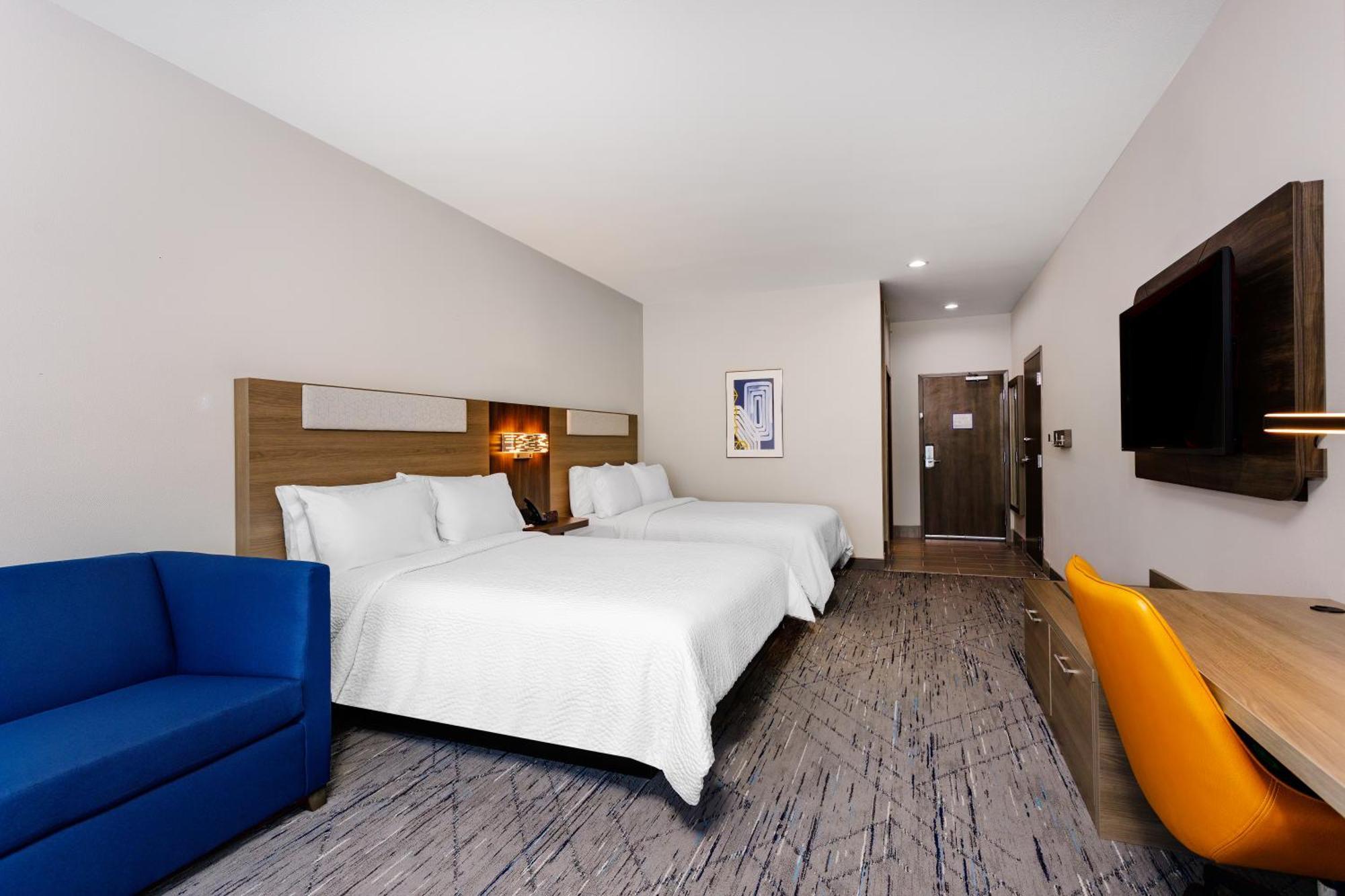 Holiday Inn Express & Suites Tampa Stadium - Airport Area By Ihg Bagian luar foto