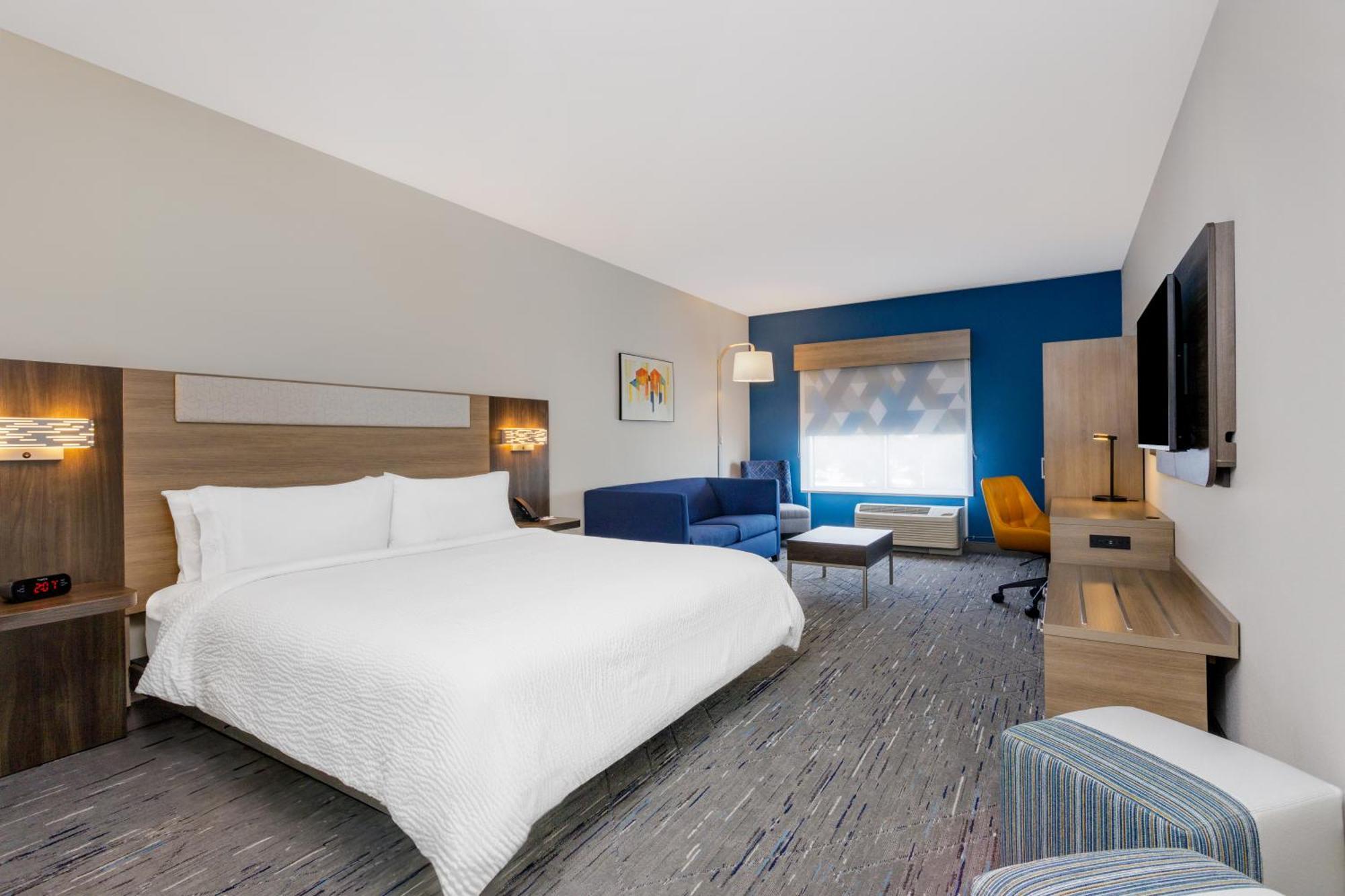 Holiday Inn Express & Suites Tampa Stadium - Airport Area By Ihg Bagian luar foto