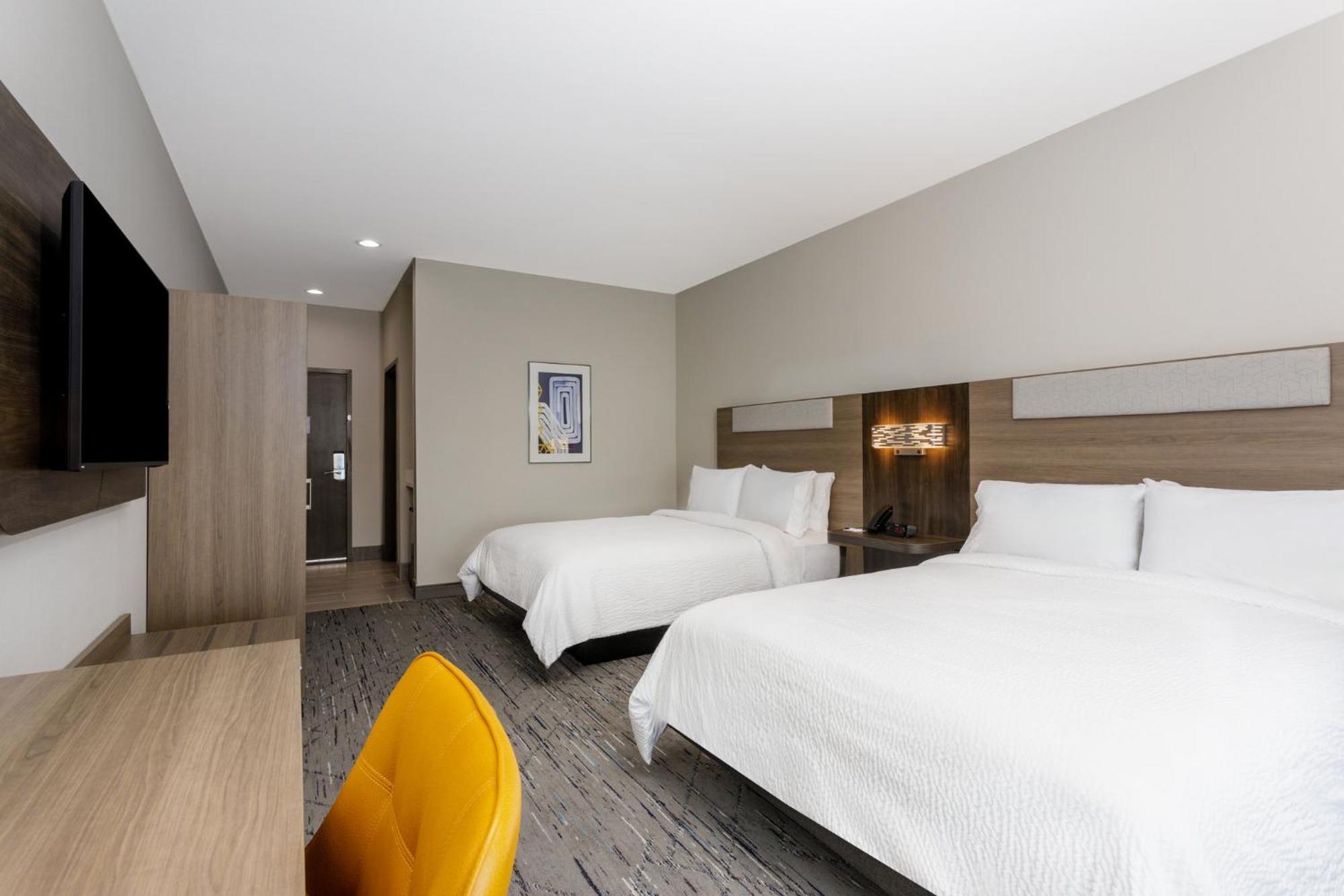 Holiday Inn Express & Suites Tampa Stadium - Airport Area By Ihg Bagian luar foto