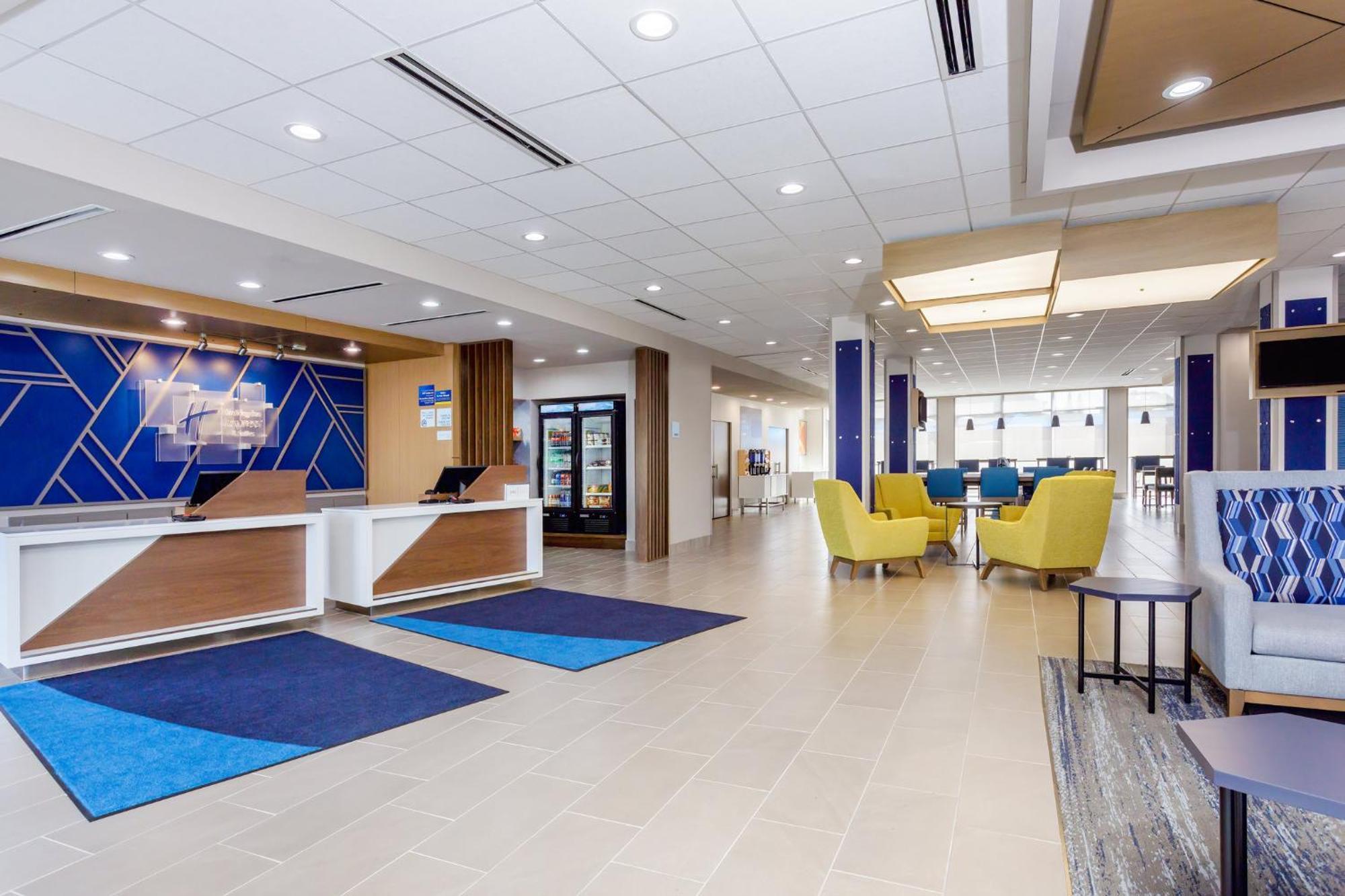 Holiday Inn Express & Suites Tampa Stadium - Airport Area By Ihg Bagian luar foto
