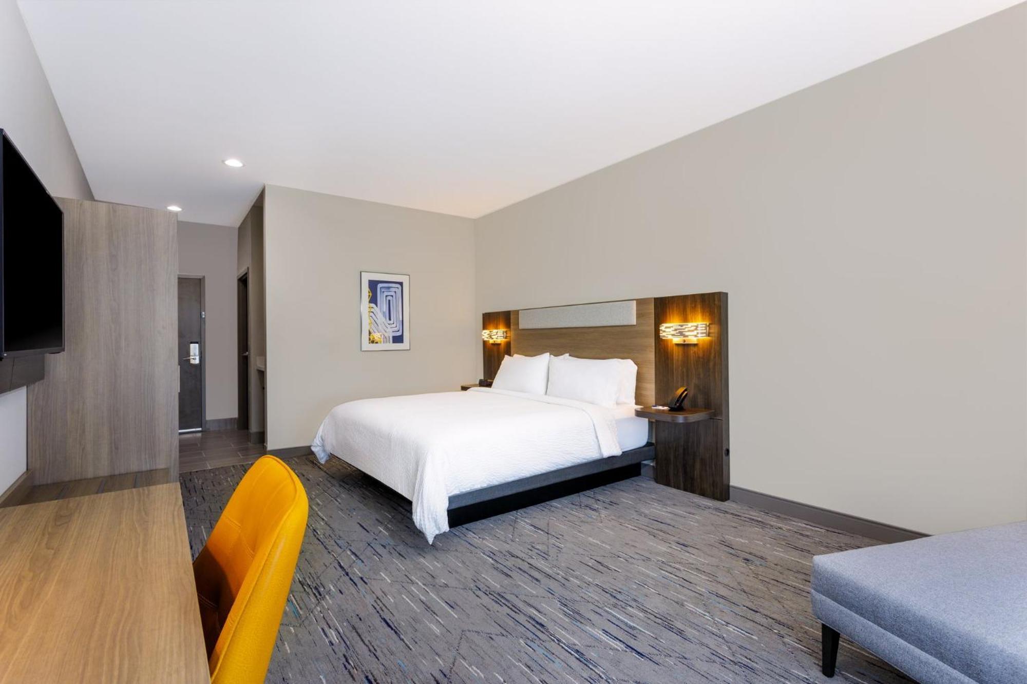 Holiday Inn Express & Suites Tampa Stadium - Airport Area By Ihg Bagian luar foto