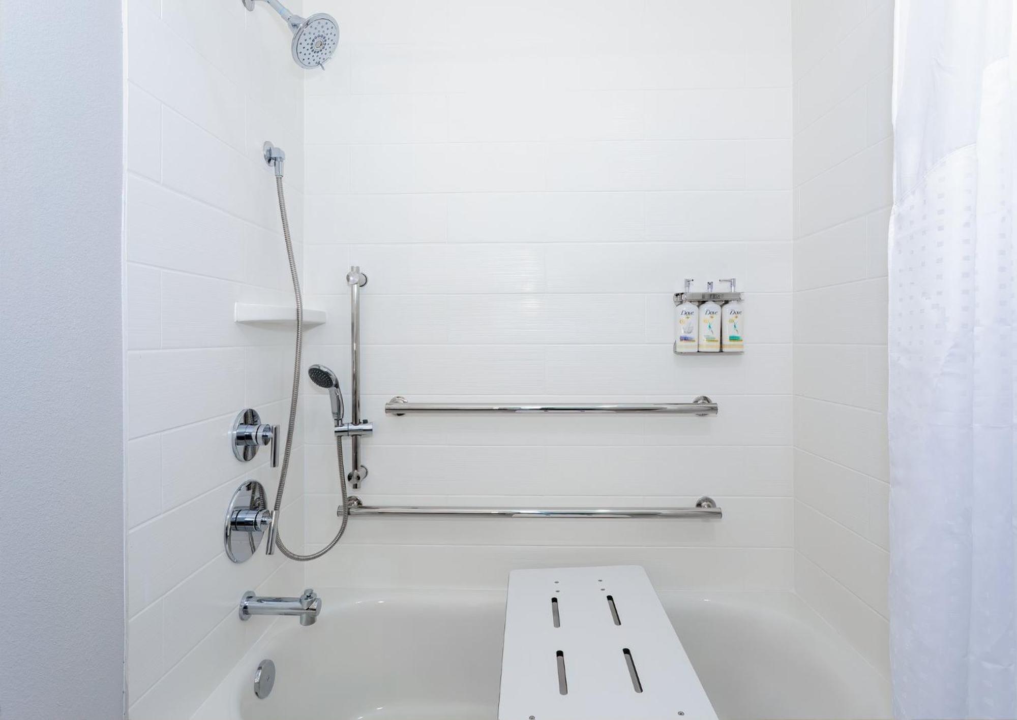 Holiday Inn Express & Suites Tampa Stadium - Airport Area By Ihg Bagian luar foto