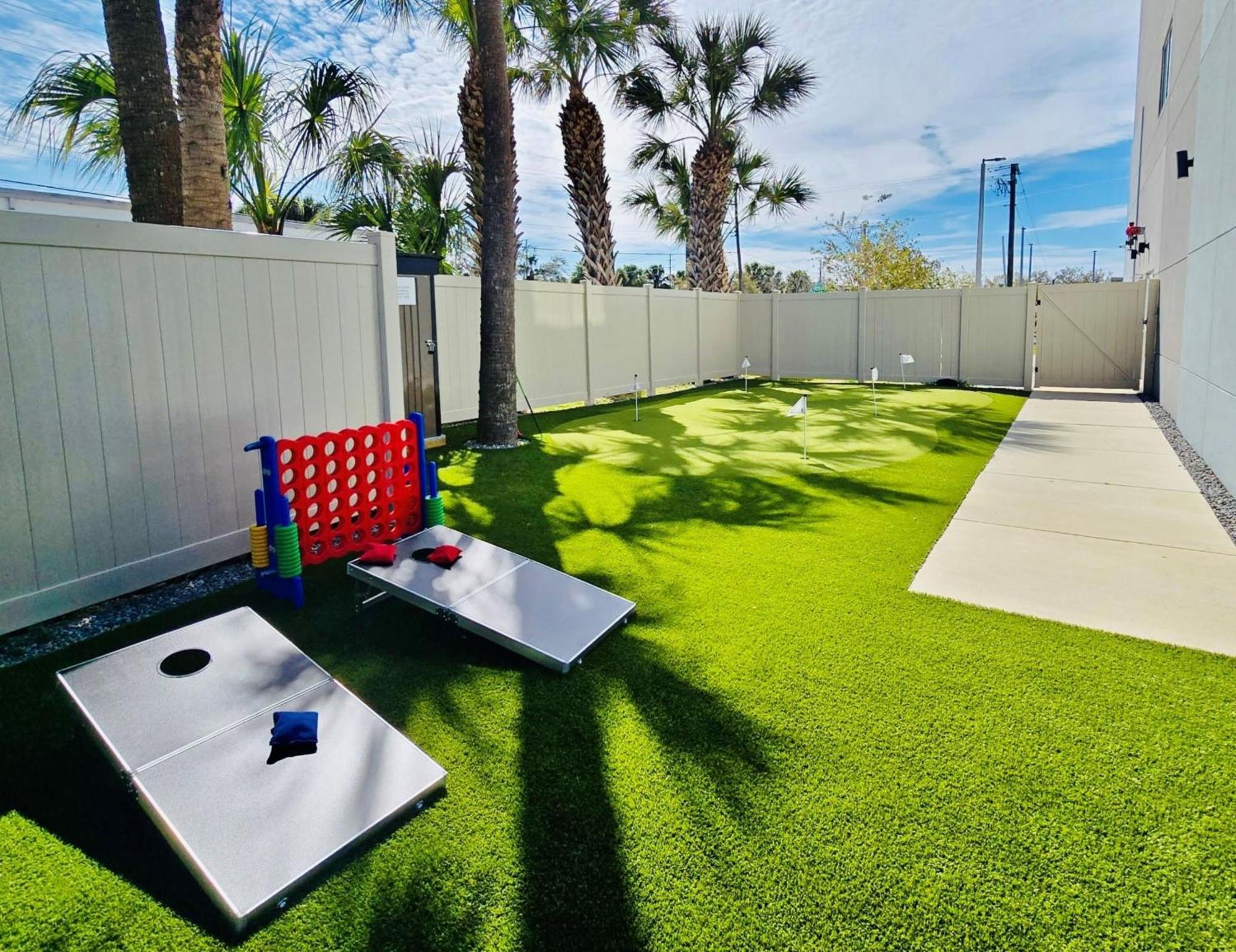 Holiday Inn Express & Suites Tampa Stadium - Airport Area By Ihg Bagian luar foto