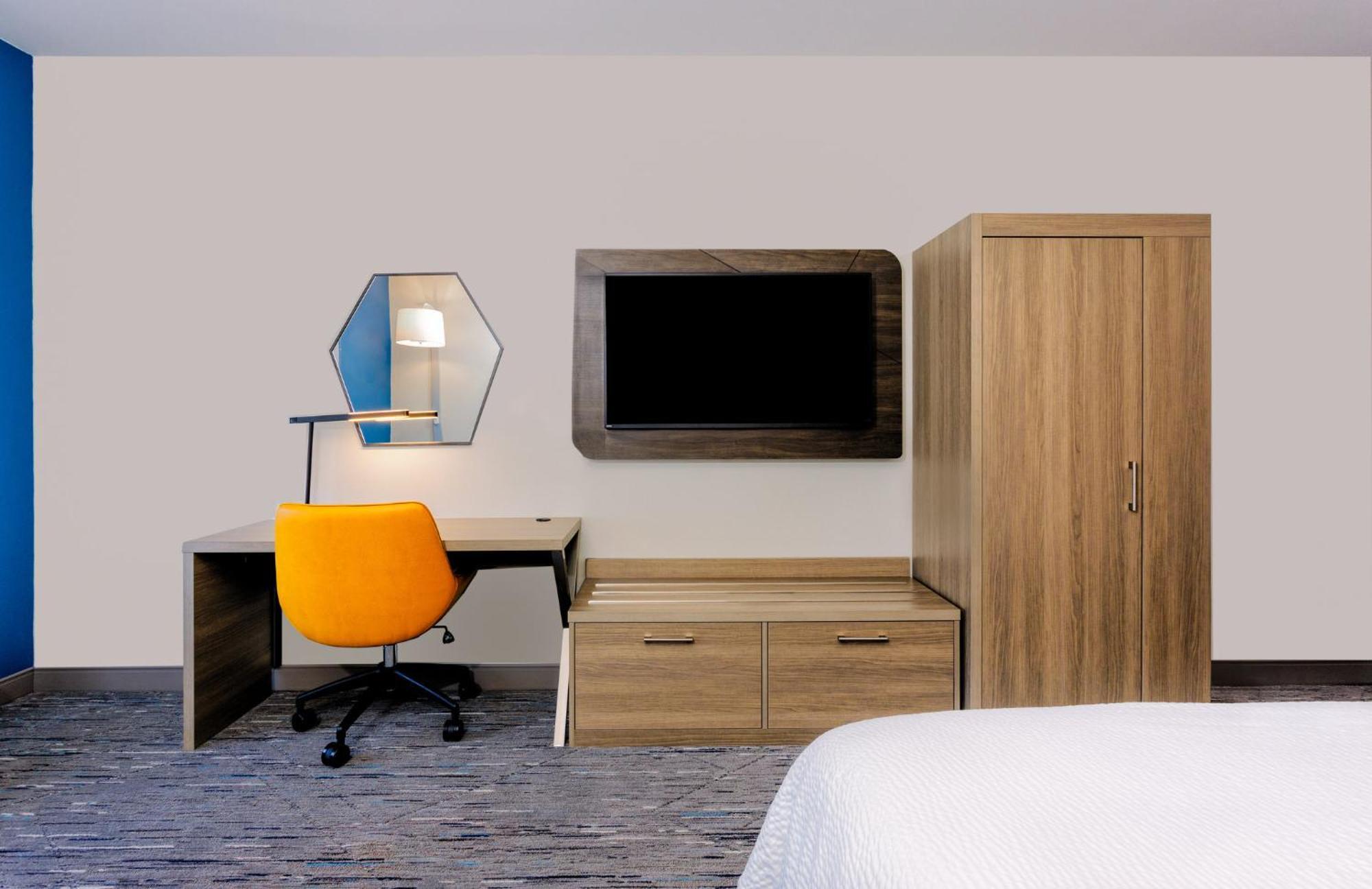 Holiday Inn Express & Suites Tampa Stadium - Airport Area By Ihg Bagian luar foto